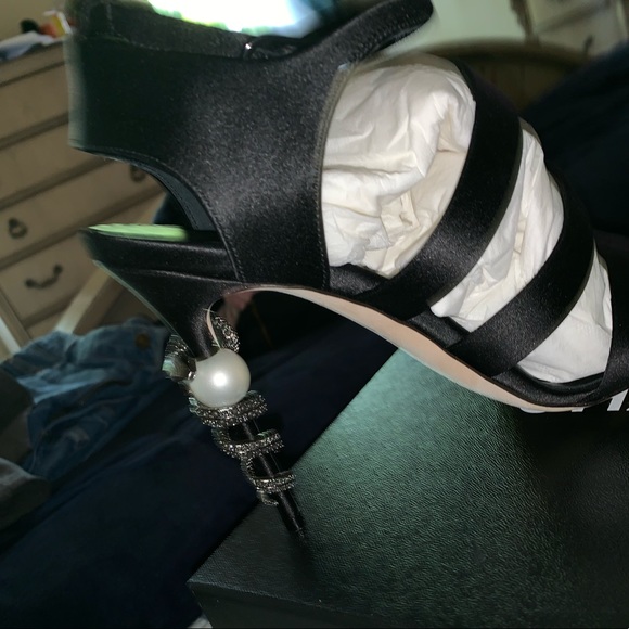 Authentic Chanel High Heel With Snake Around Heel - Picture 2 of 3